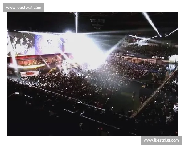 电子竞技的崛起与发展：从娱乐活动到全球产业化的转变与挑战